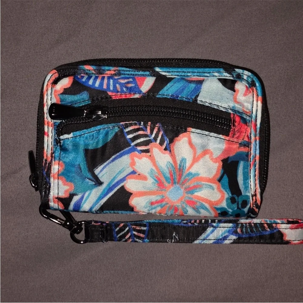 SET OF Lug Hatchback and Rodeo Set.  EUC “Resort Tropics”